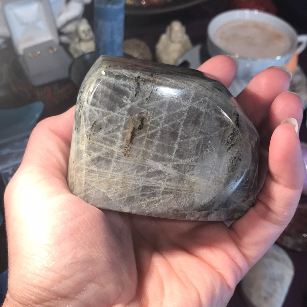 Purple flash labradorite - Picture 2 of 3